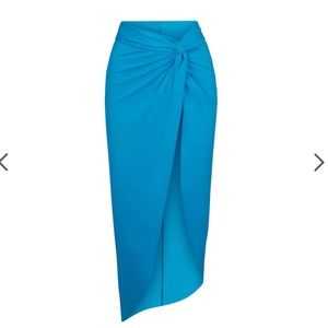 NWT Skims Swim Skirt